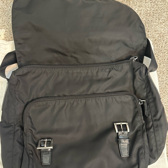 Prada Black Tessuto Nylon Messenger Bag – Authentic w/ Entrupy COA - Picture 3 of 9